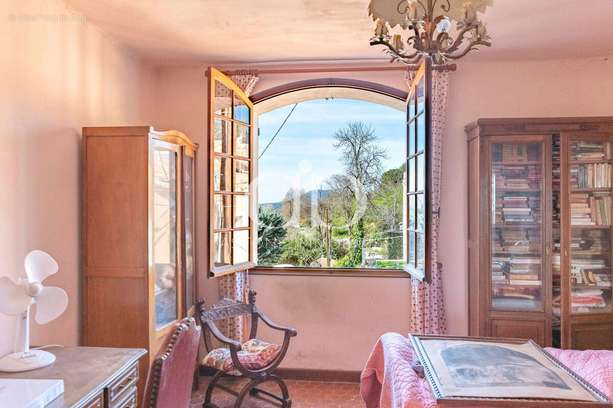 Maison à ROQUEVAIRE