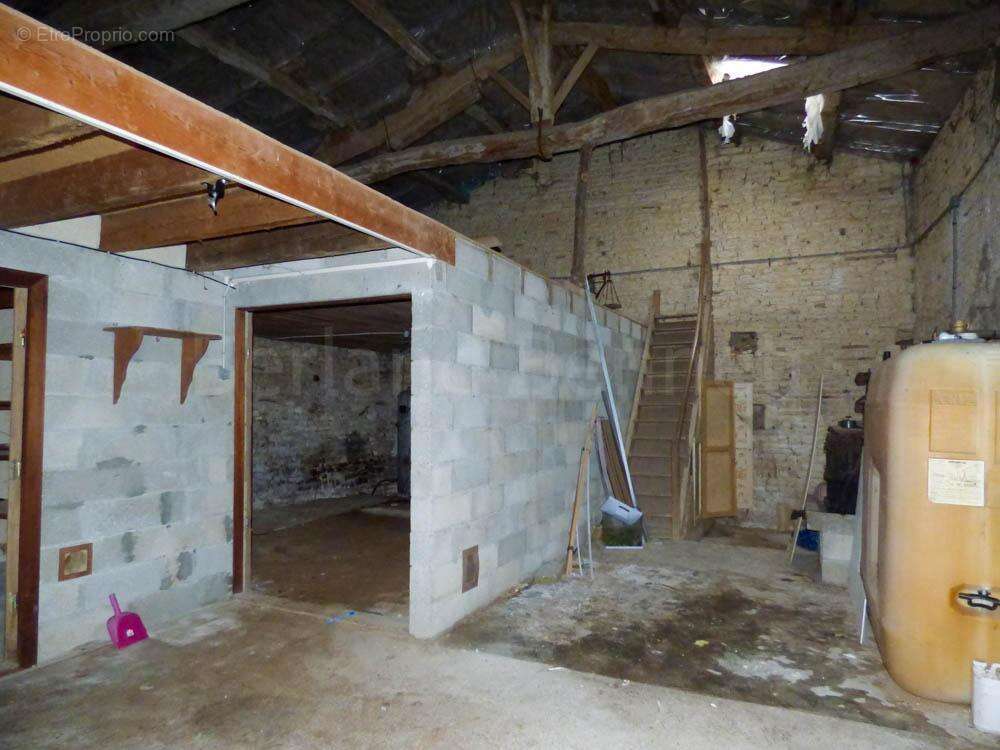 Maison à CHEF-BOUTONNE