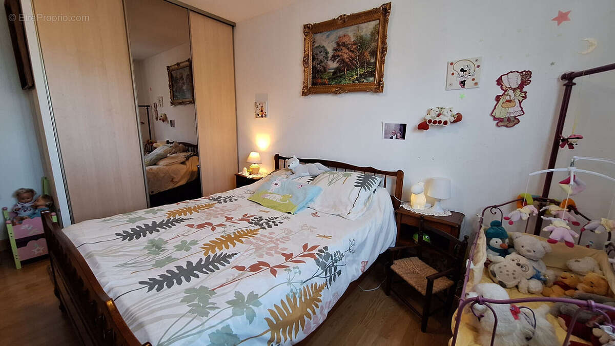 Maison à SAINT-GENES-CHAMPANELLE