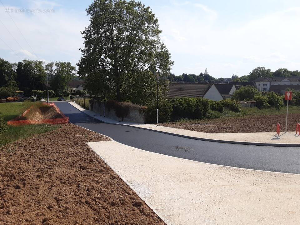 Terrain à BOULLAY-LES-TROUX