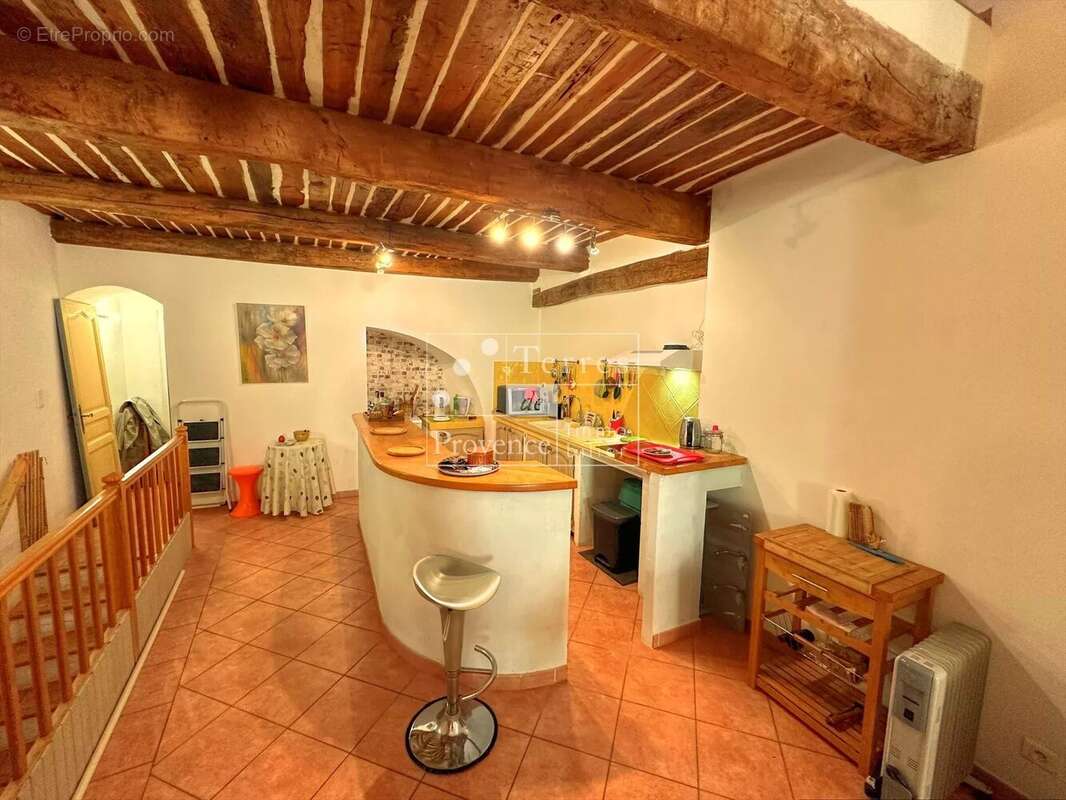Maison de village à Aups avec mezzanine et revenu locatif – Proche Verdon - photo 5