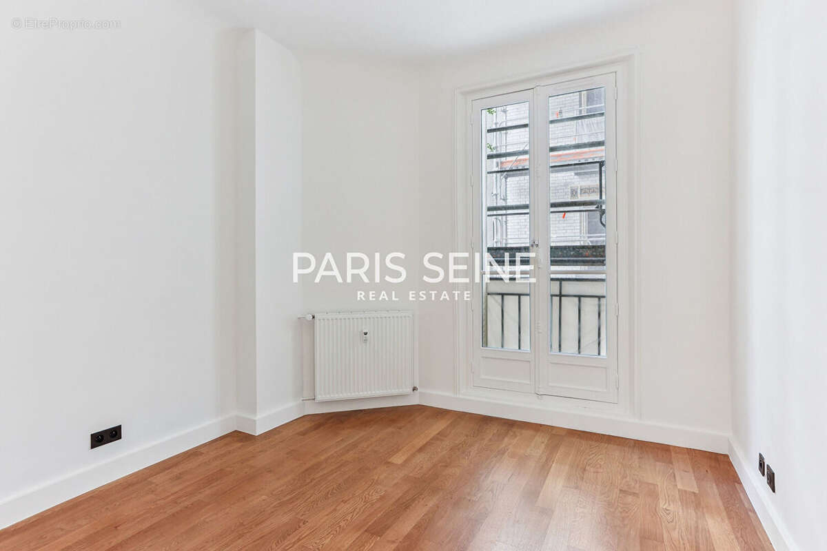 Appartement à PARIS-7E