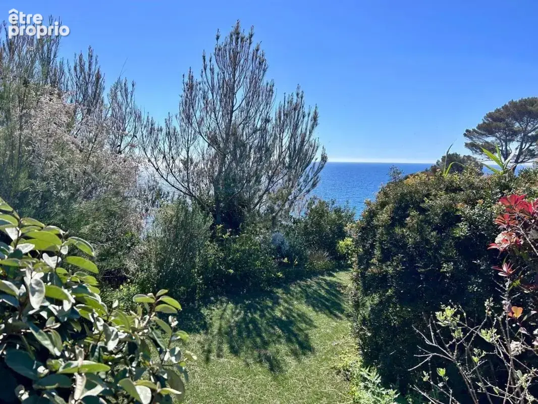 A vendre : villa t6 168m² neuve vue mer - cavalaire-sur-mer - photo 2