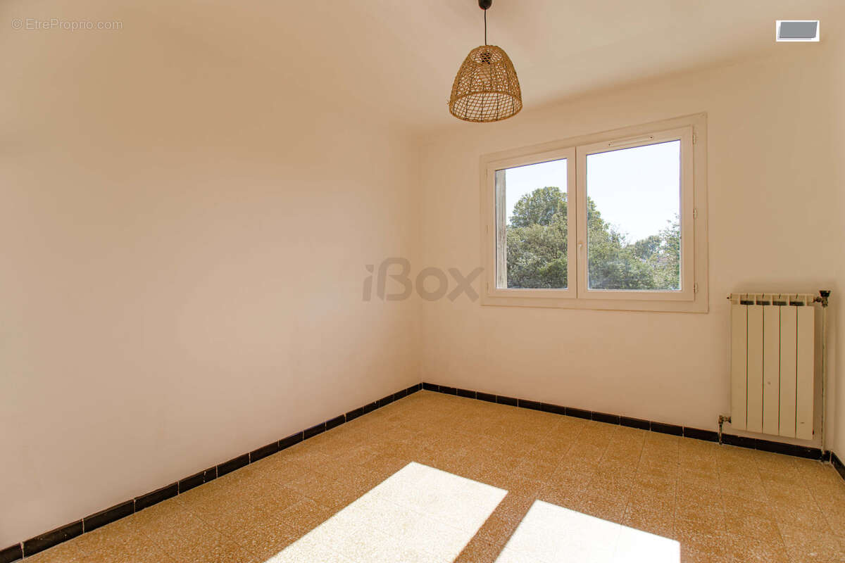 Toulon est - appartement 3 pieces - 2 chambre - balcon - parking collectif -cave - photo 10