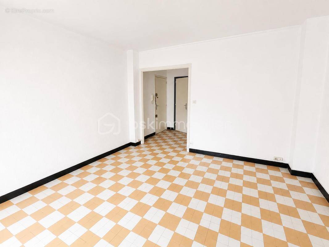 Appartement à BOURG-SAINT-ANDEOL