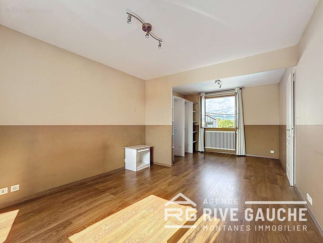 Maison à SALAISE-SUR-SANNE