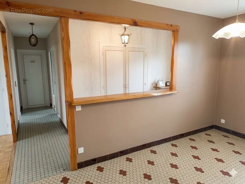 Maison à SAINT-GERMAIN-DE-LUSIGNAN