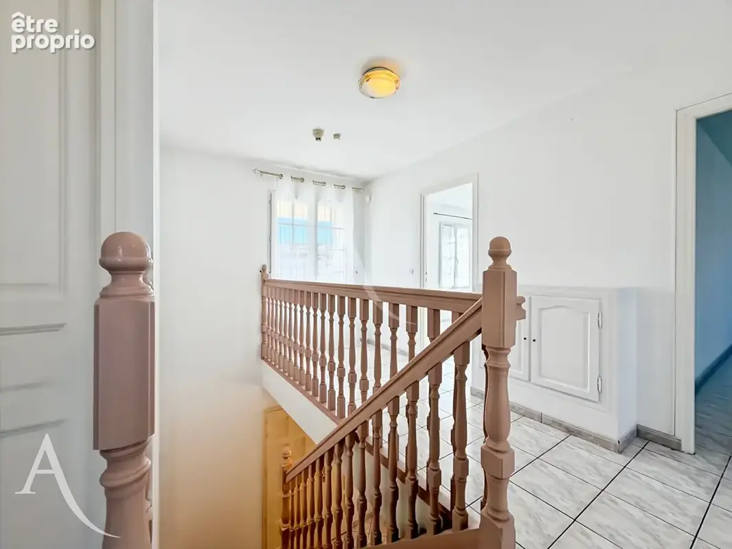 Maison 7 pièces - 236m² utiles - 153 m² habitables - Garage 52 m² - Dépendance 31 m² - Terrasses 64 m²- Leuville-sur-Orge 91310 - photo 6
