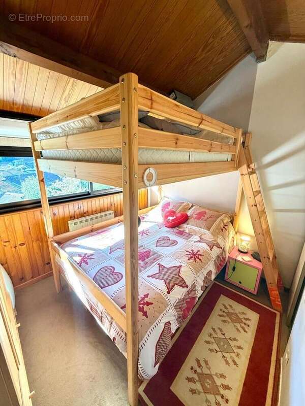   - Appartement à AX-LES-THERMES