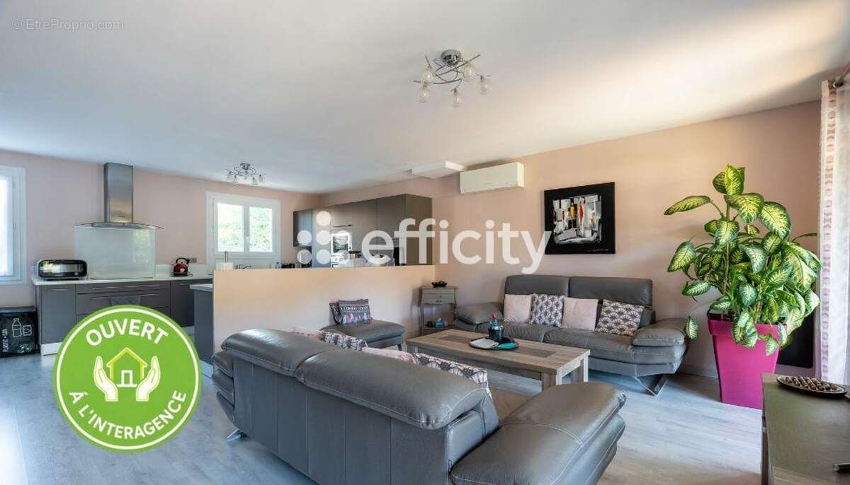 Maison 208 m² à Simiane-Collongue  - photo 3