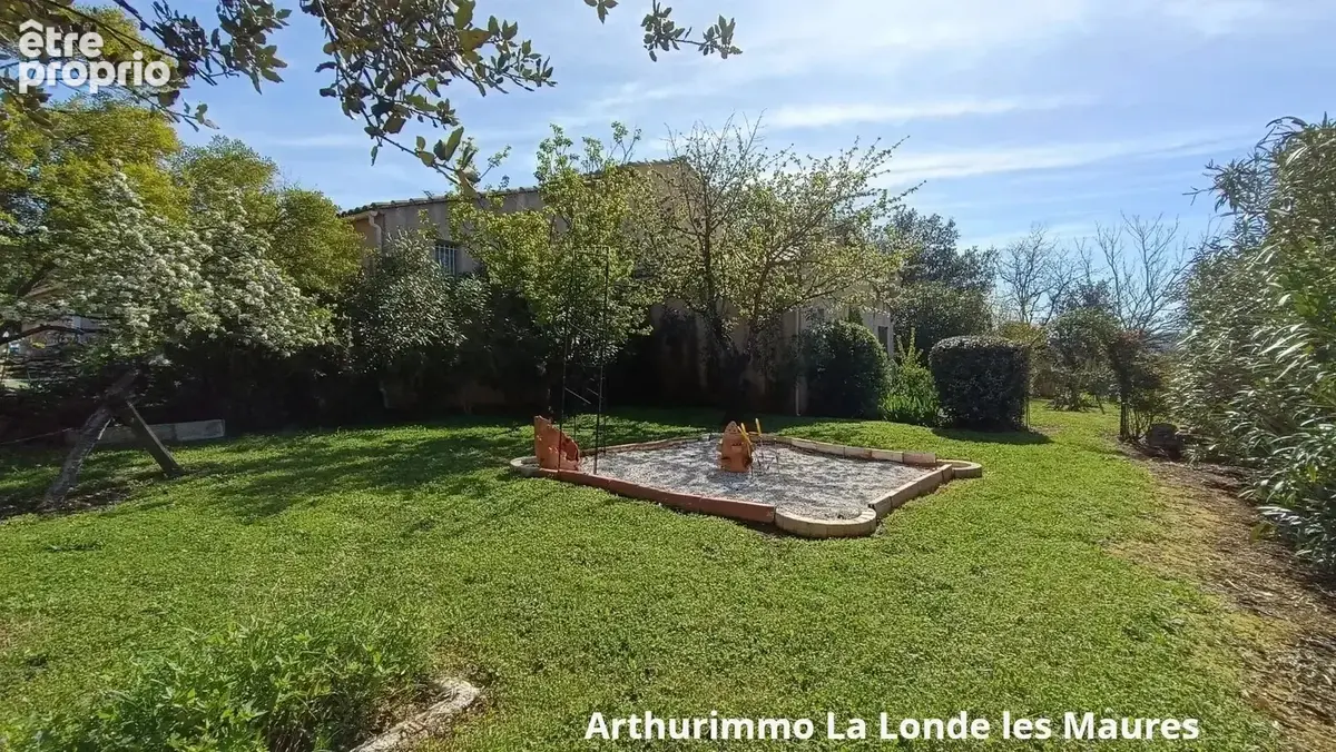 Maison T 6 grand jardin triple garage - photo 11
