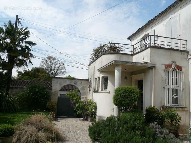 Maison à COGNAC
