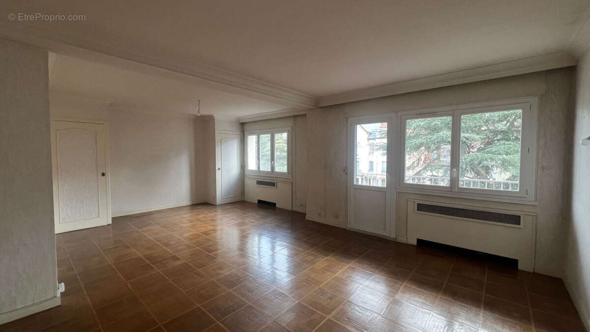 Appartement à SAINT-ETIENNE