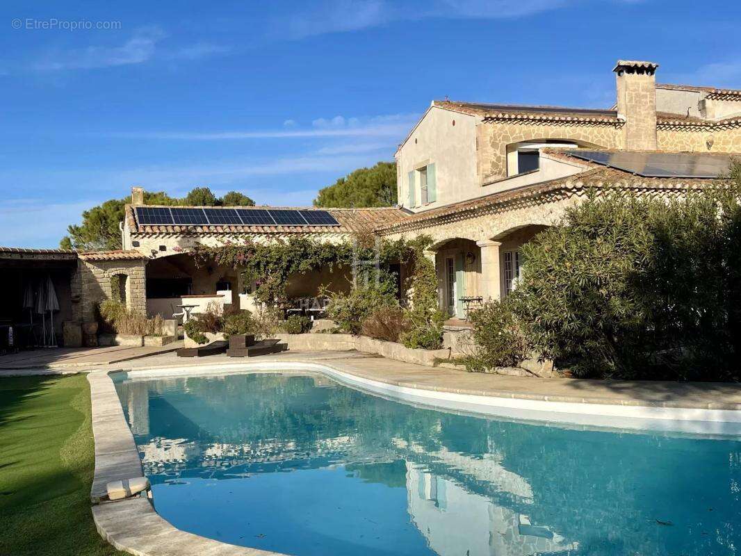 Maison à FONTVIEILLE