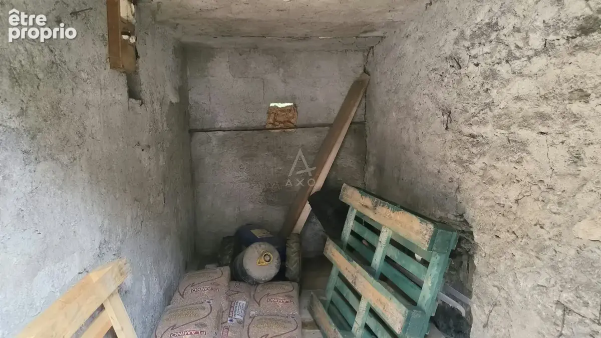 EXCLUSIVITÉ  Grange mitoyenne à rénover avec vue sur les montagnes  69 000  - photo 6