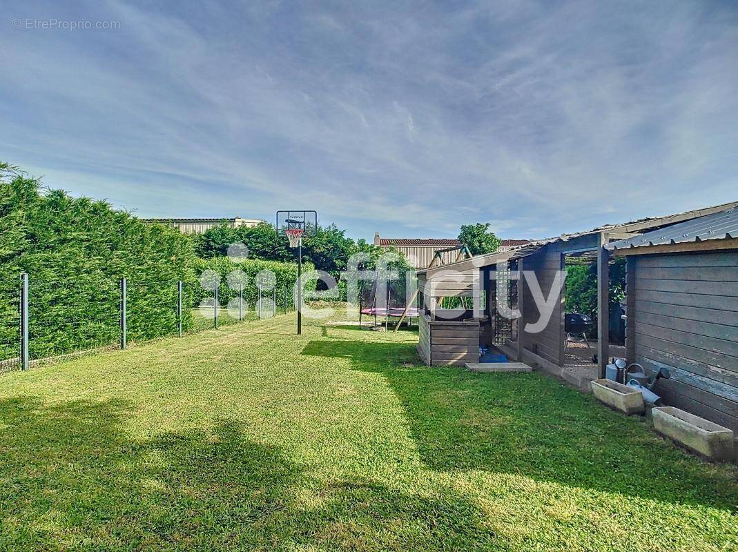 Maison à SAINT-LAURENT-D&#039;AGNY