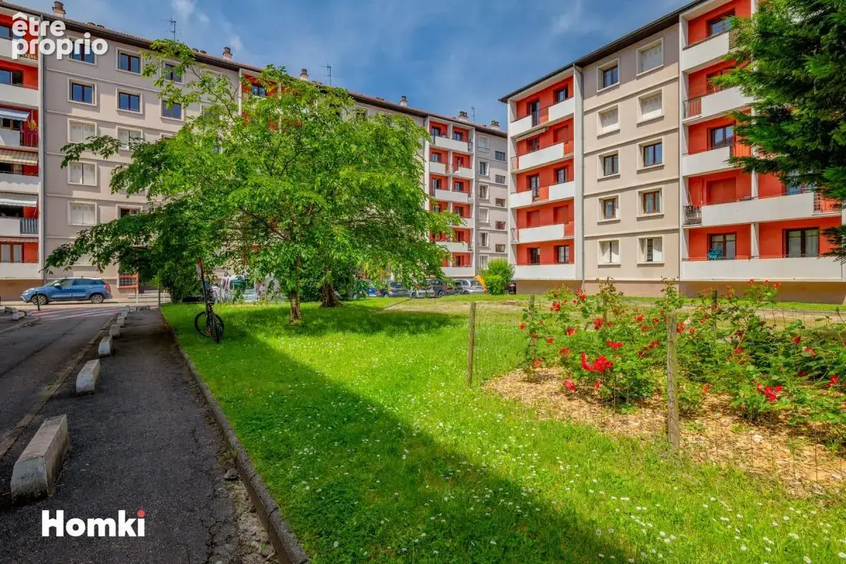 T3 (poss T4) de 68 m² - Balcon - Cave - Gratte-Ciel - photo 8