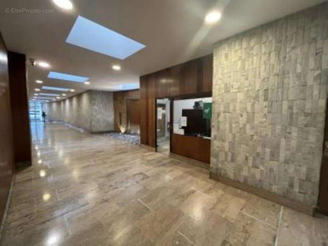 Commerce à PARIS-15E