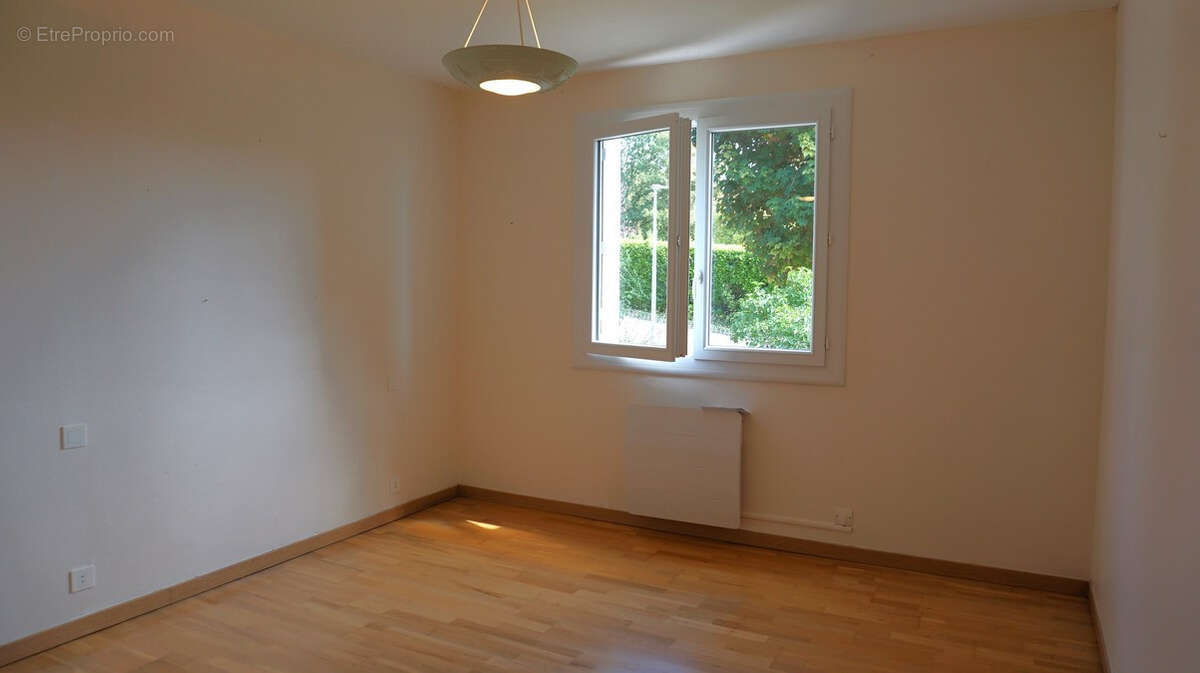 Maison à CASTELNAU-MONTRATIER