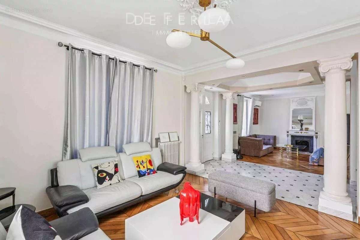 Maison à SAINT-MAUR-DES-FOSSES