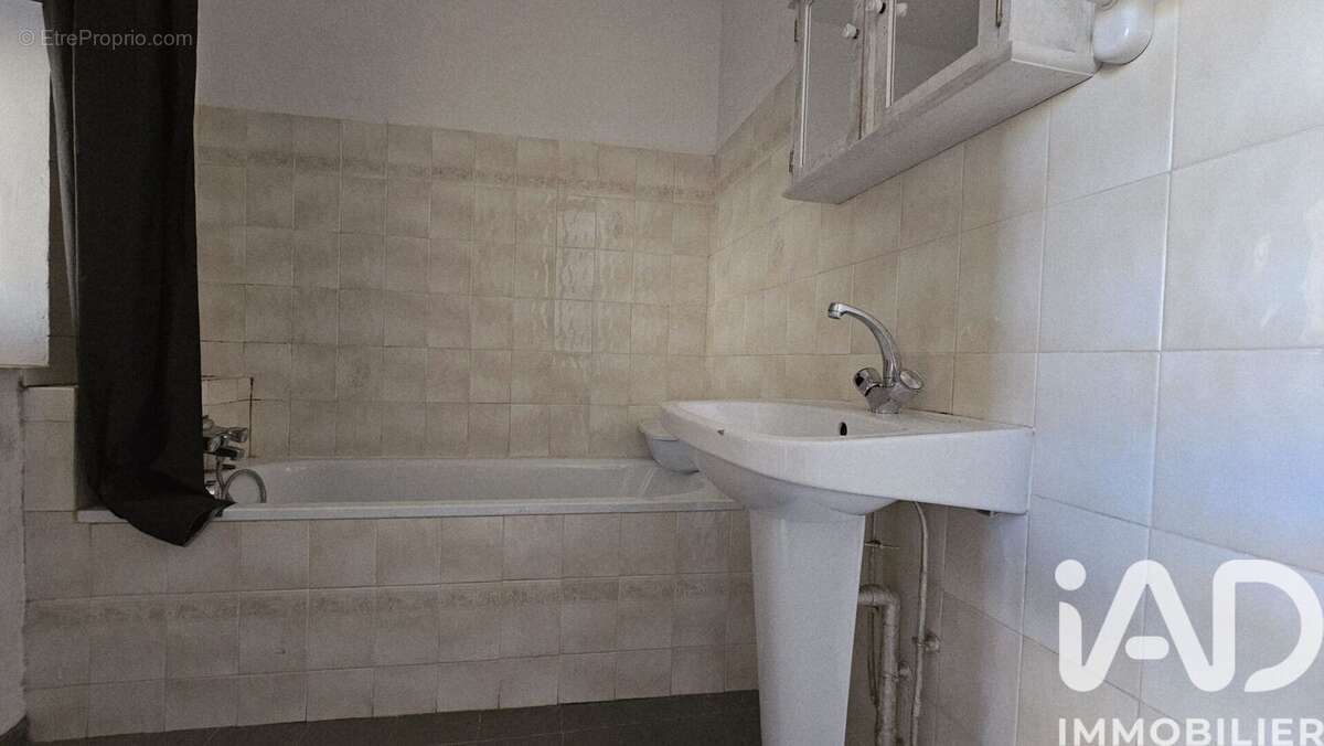 Photo 5 - Appartement à BAGNOLS-SUR-CEZE