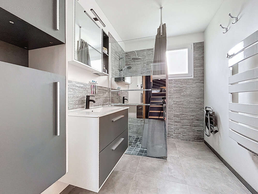 Maison à SAINT-GERMAIN-SUR-AY