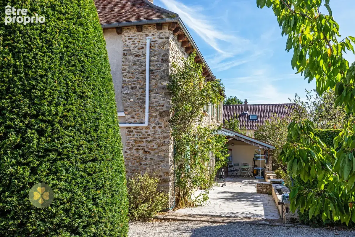 Gambais   sublime maison en pierre avec dépendances - photo 22
