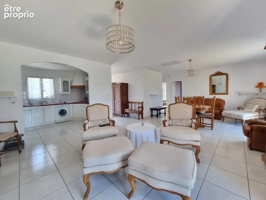 A Régusse, Villa de 2011de plain-pied sur 790m2 de terrain. - photo 6