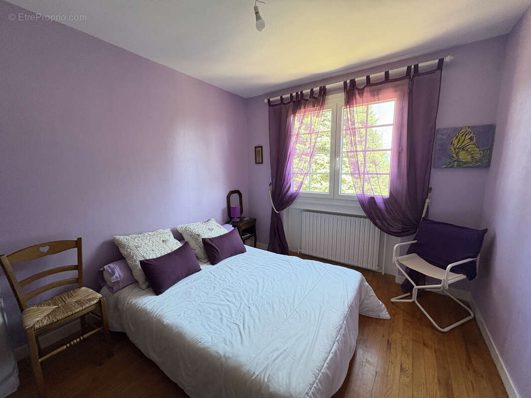 Maison à LA TOUR-EN-JAREZ