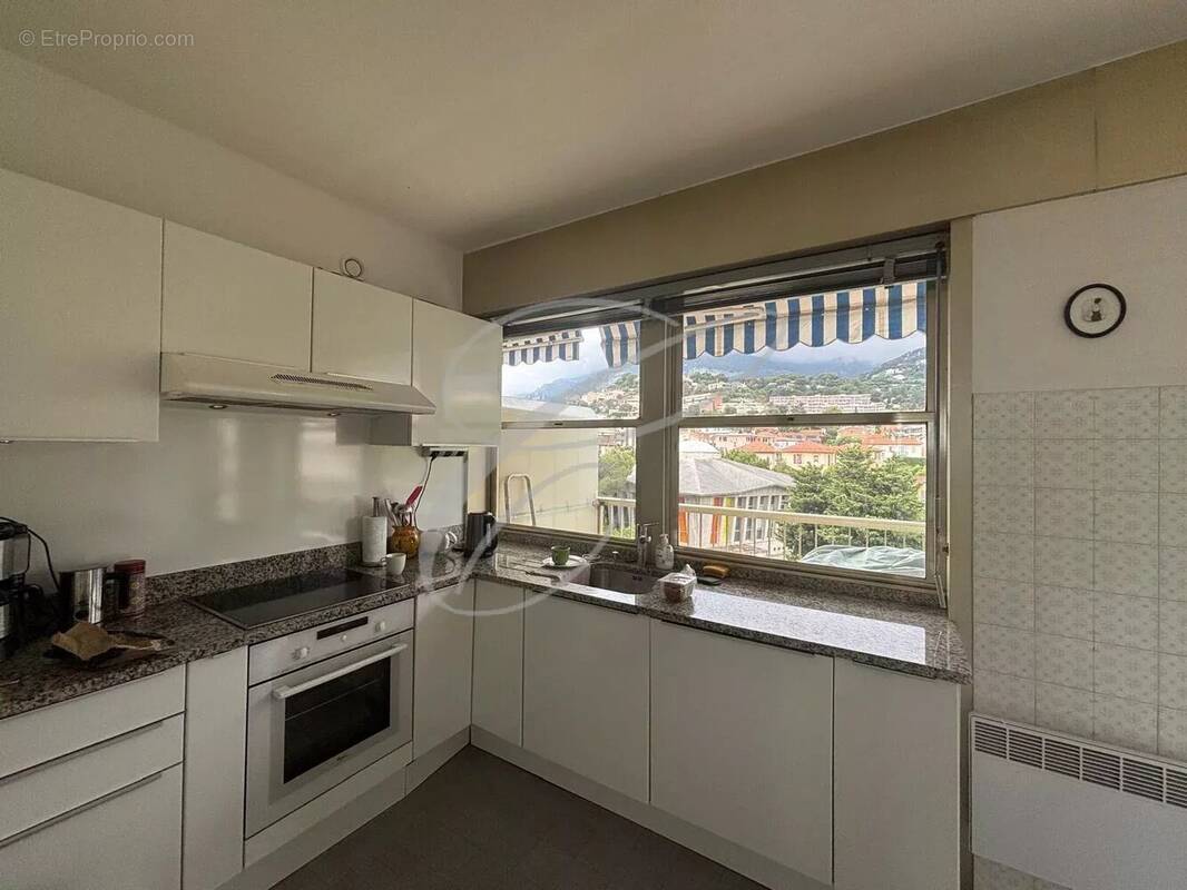 Appartement à ROQUEBRUNE-CAP-MARTIN