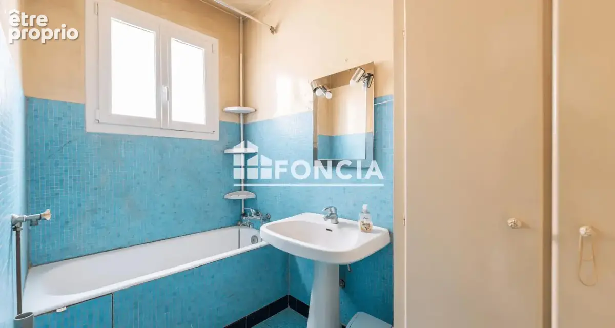 Appartement familial typiquement parisien, avec un vrai potentiel ! - photo 8