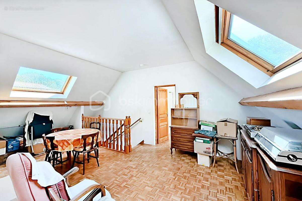 Maison à COUTEVROULT