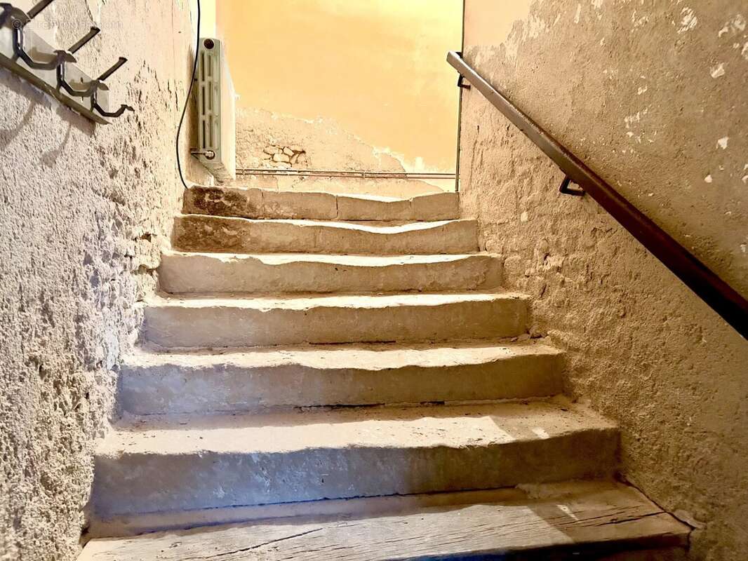 Maison à VILLEBOIS-LAVALETTE