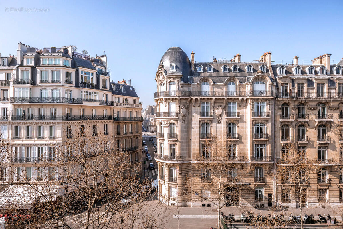 Appartement à PARIS-8E