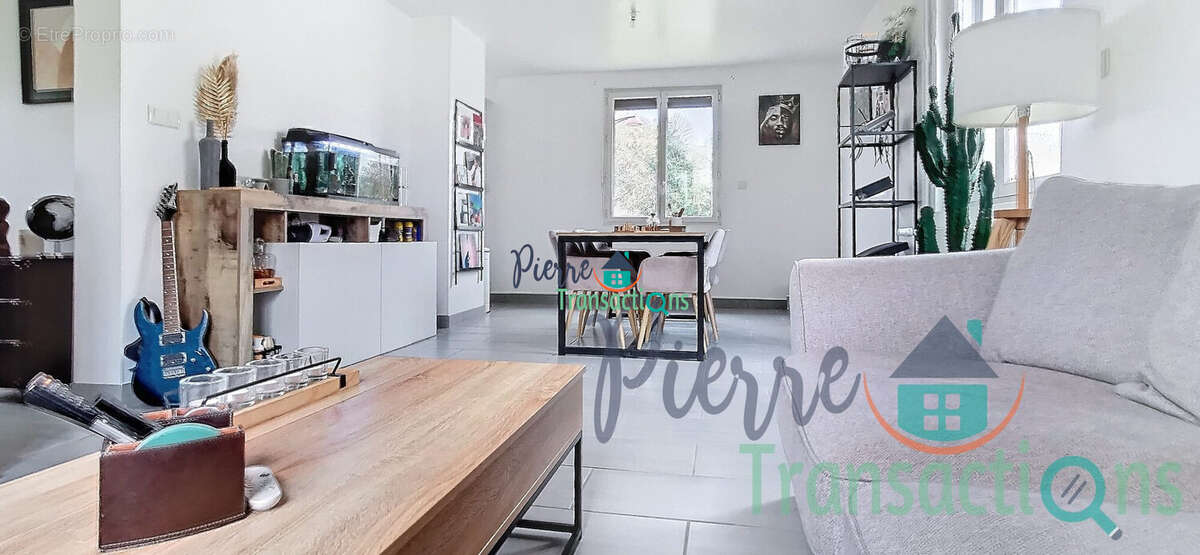 Maison à GRUCHET-LE-VALASSE