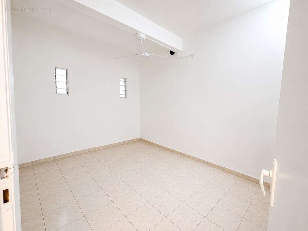 Maison 140 m² à Sainte-Marie  - photo 6