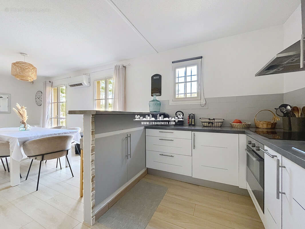Appartement à LA MOLE