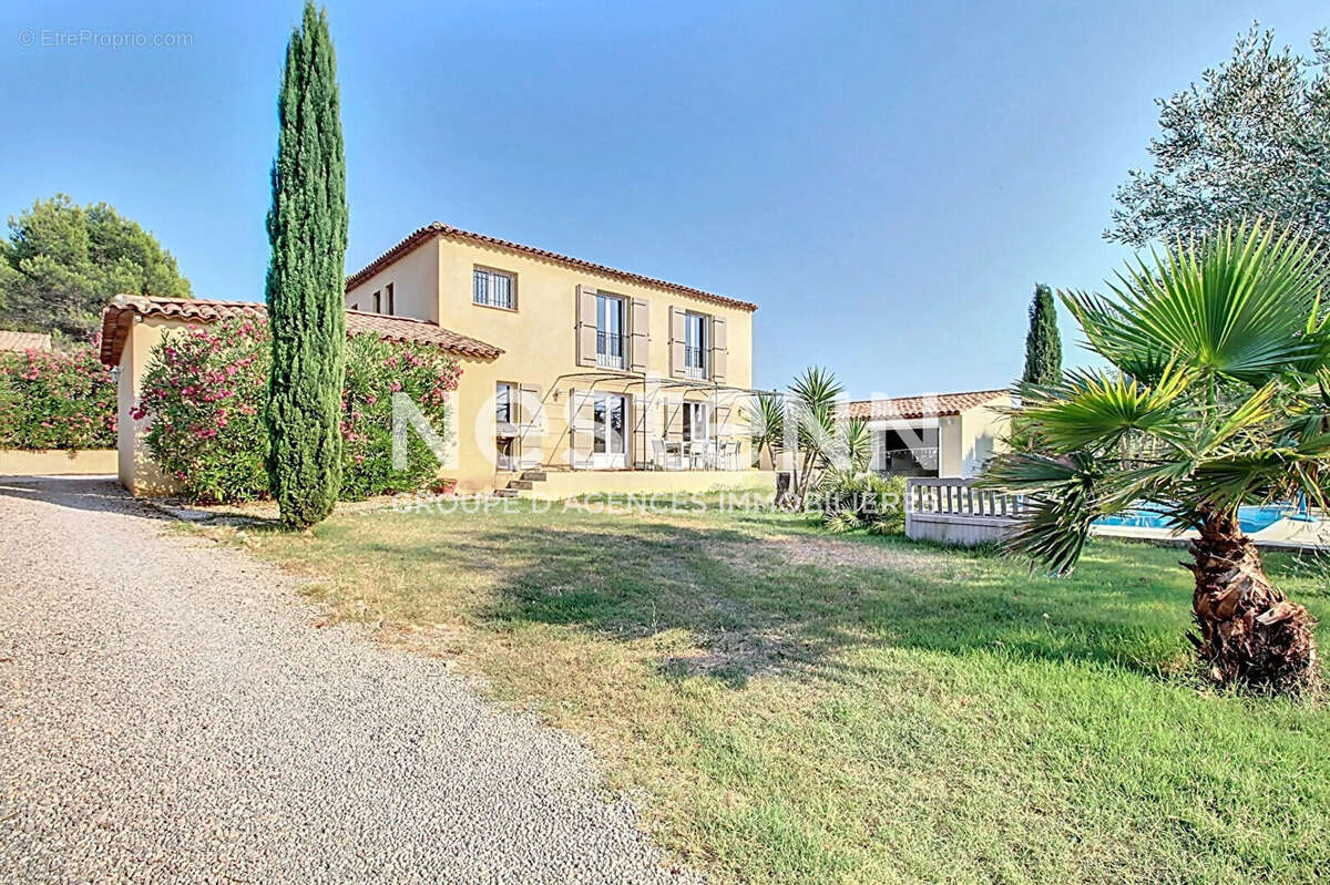 À VENDRE DRAGUIGNAN Maison 5 chambres, 168 m² sur 1500 m² de terrain avec Piscine - photo 23