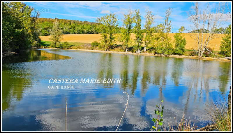 Maison à VIC-FEZENSAC