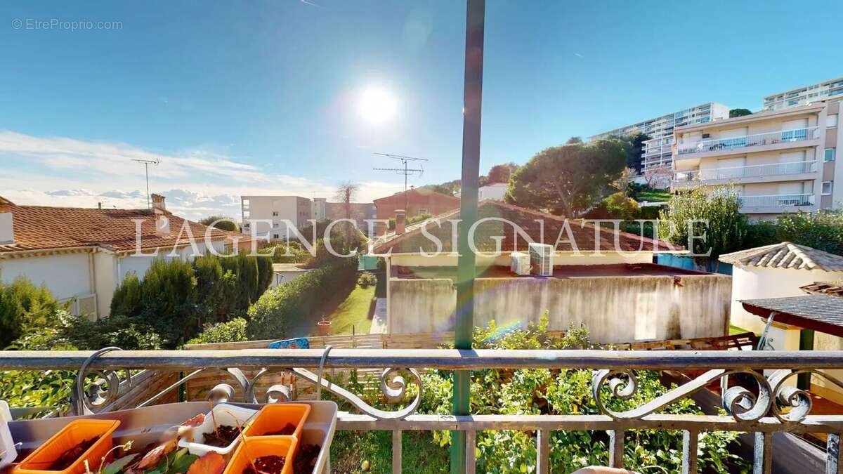 Maison à SAINT-LAURENT-DU-VAR