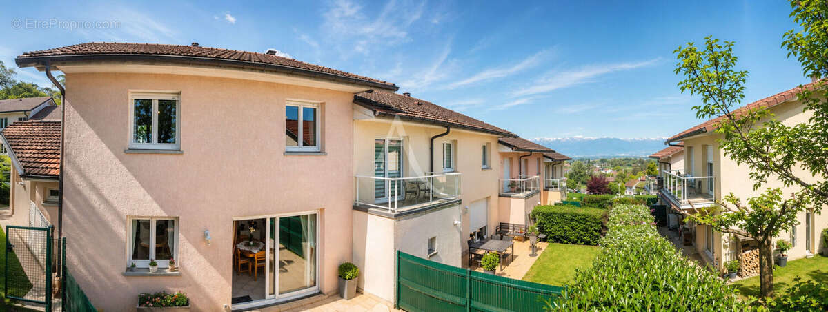 Maison à COLLONGES-SOUS-SALEVE