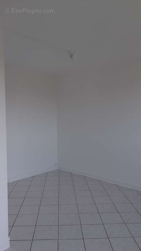 Appartement à EZANVILLE