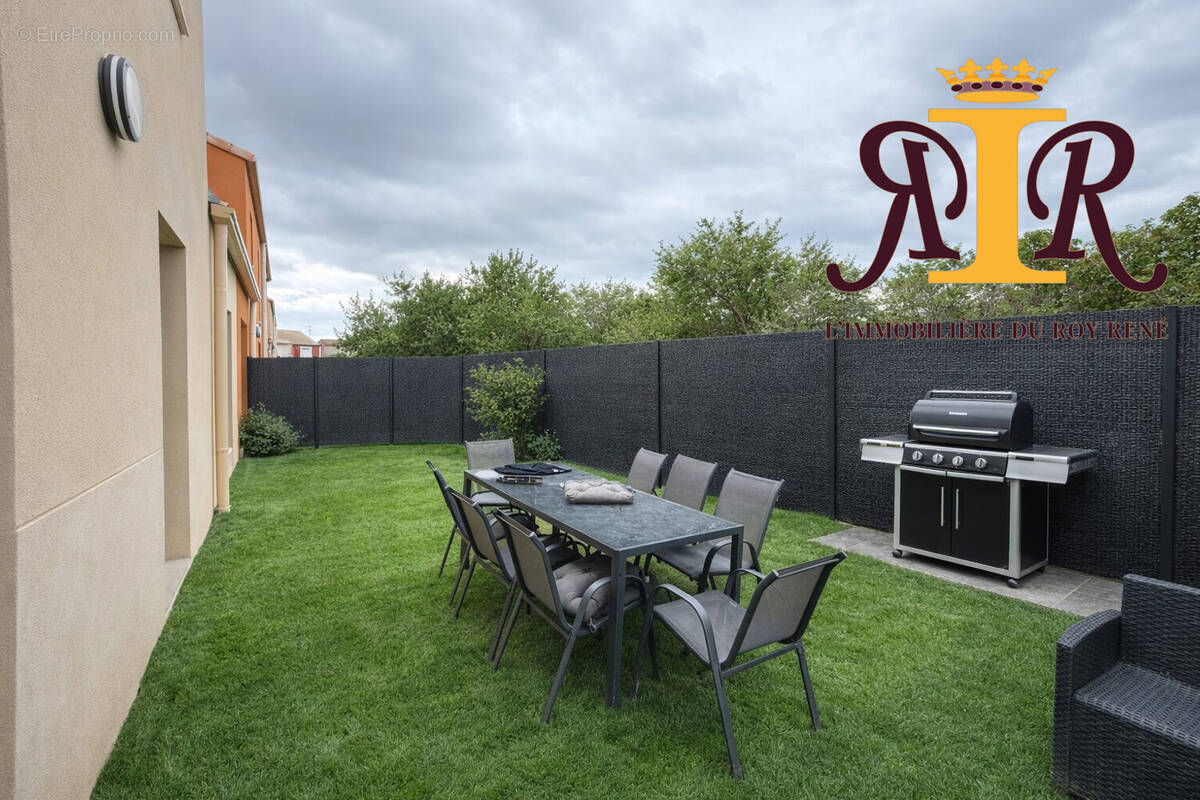 Projection IA jardin amménagé  - Maison à PERTUIS