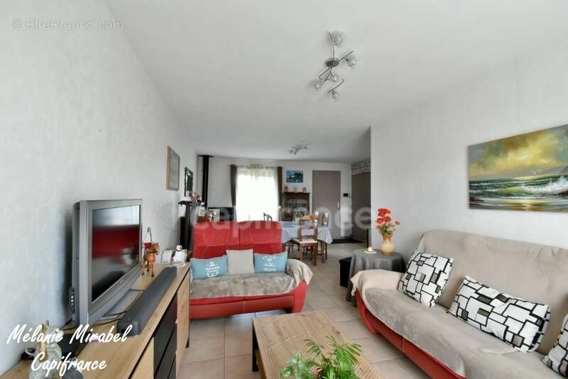 Maison à ANGERVILLE-LA-CAMPAGNE