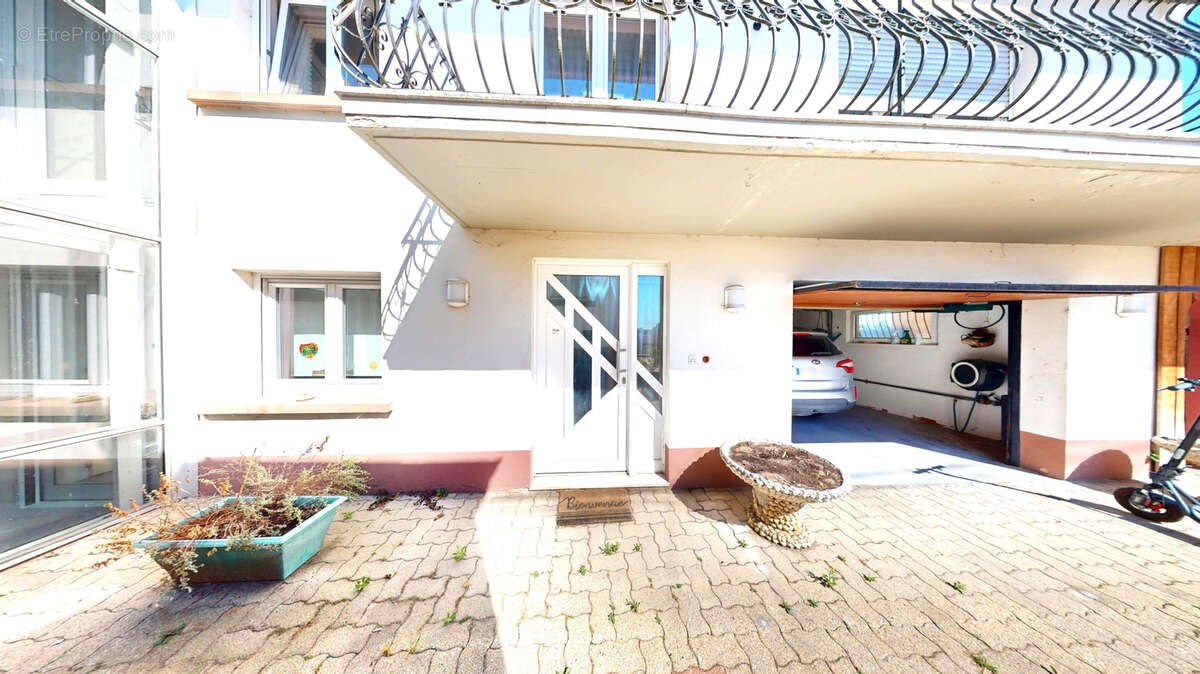 Maison de caractère avec beau potentiel d'évolution - photo 10