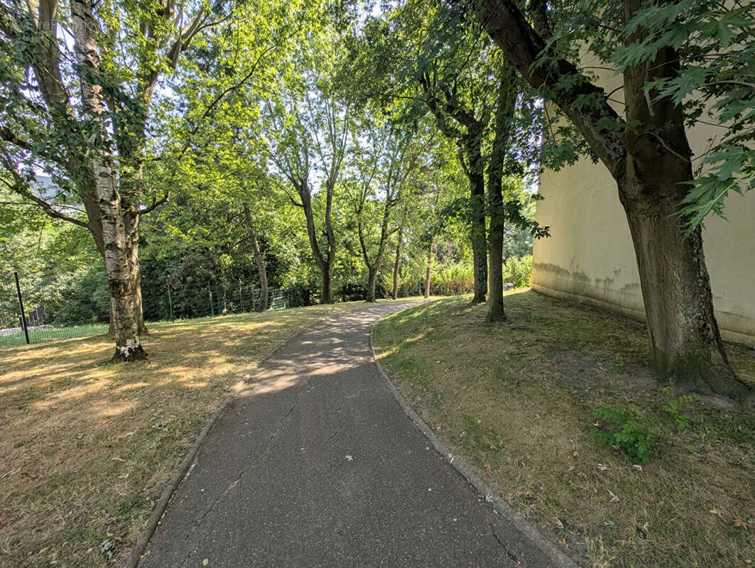Appartement à ROSNY-SOUS-BOIS