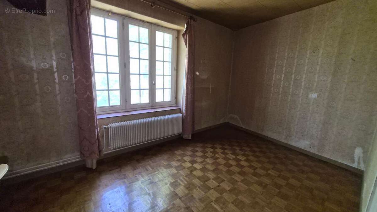 T10, 285 m², combles 100 m², dépendances, terrain 1124 m² - photo 14