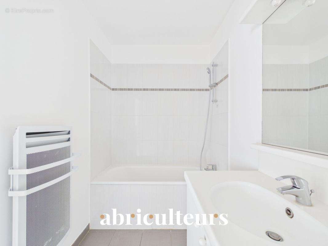 Appartement T2 de caractère au sein d’une ancienne Grange Dîmière en vente à Survilliers (95470) - photo 10