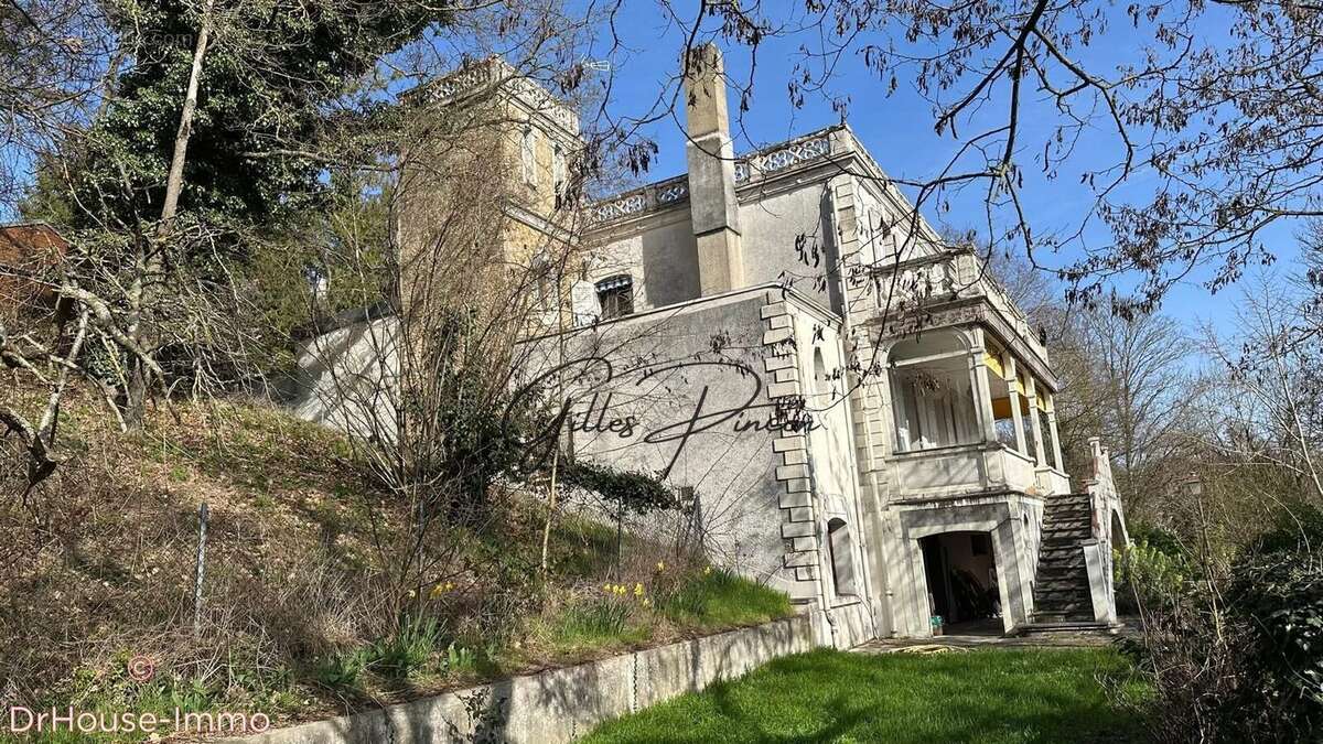 Maison à FOLLAINVILLE-DENNEMONT