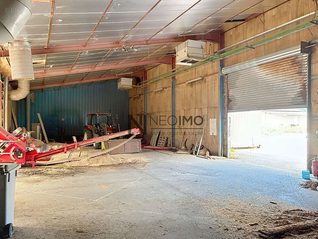 Batiment industriel de 1718m² couverts - photo 7